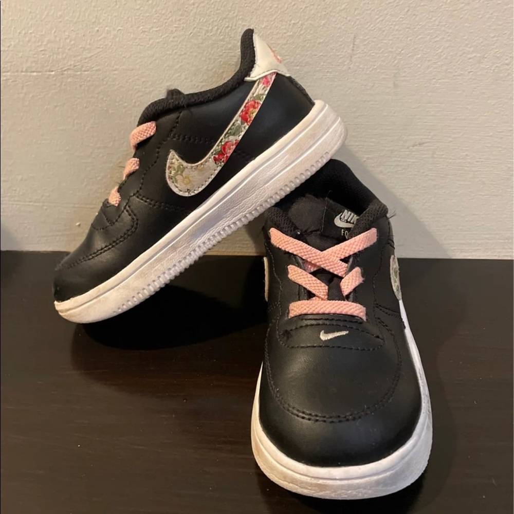 Toddler Girls Nike Air Force 1s